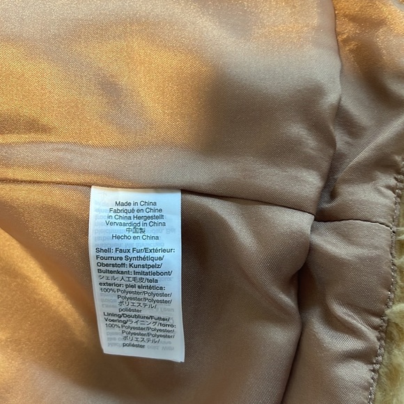 EUC j crew faux fur excursion vest size small - Picture 9 of 11